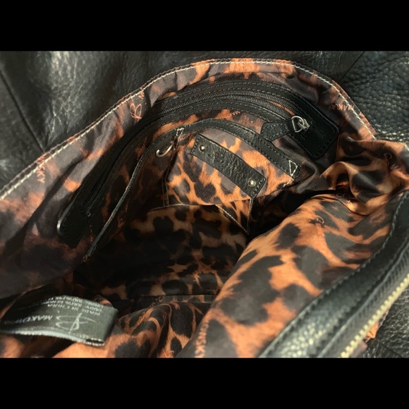 B Makowsky Leather Tote Bag - Picture 5 of 8